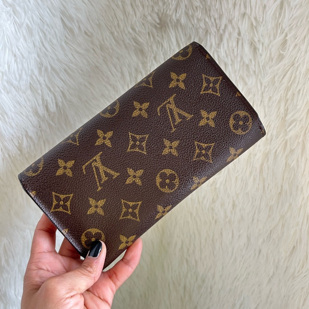 LOUIS VUITTON 🌹SOLD🌹 - Picture 16 of 17